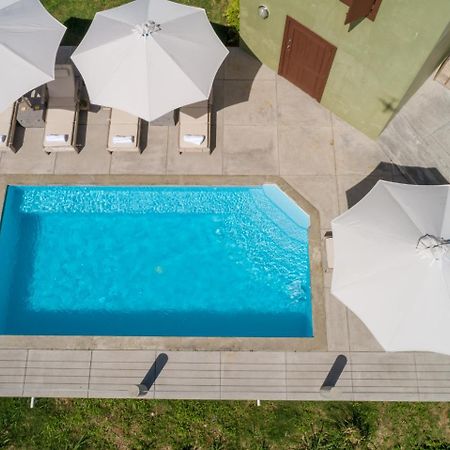 Pagua Bay House - Oceanfront Cabana'S Marigot エクステリア 写真