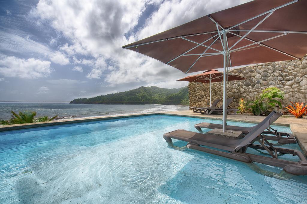 Pagua Bay House - Oceanfront Cabana'S Marigot エクステリア 写真