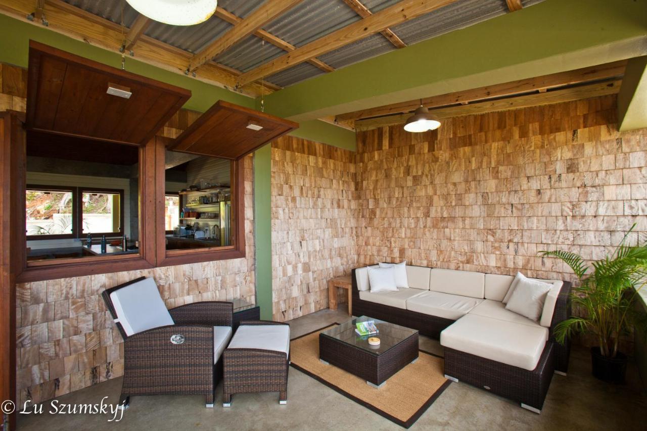 Pagua Bay House - Oceanfront Cabana'S Marigot エクステリア 写真