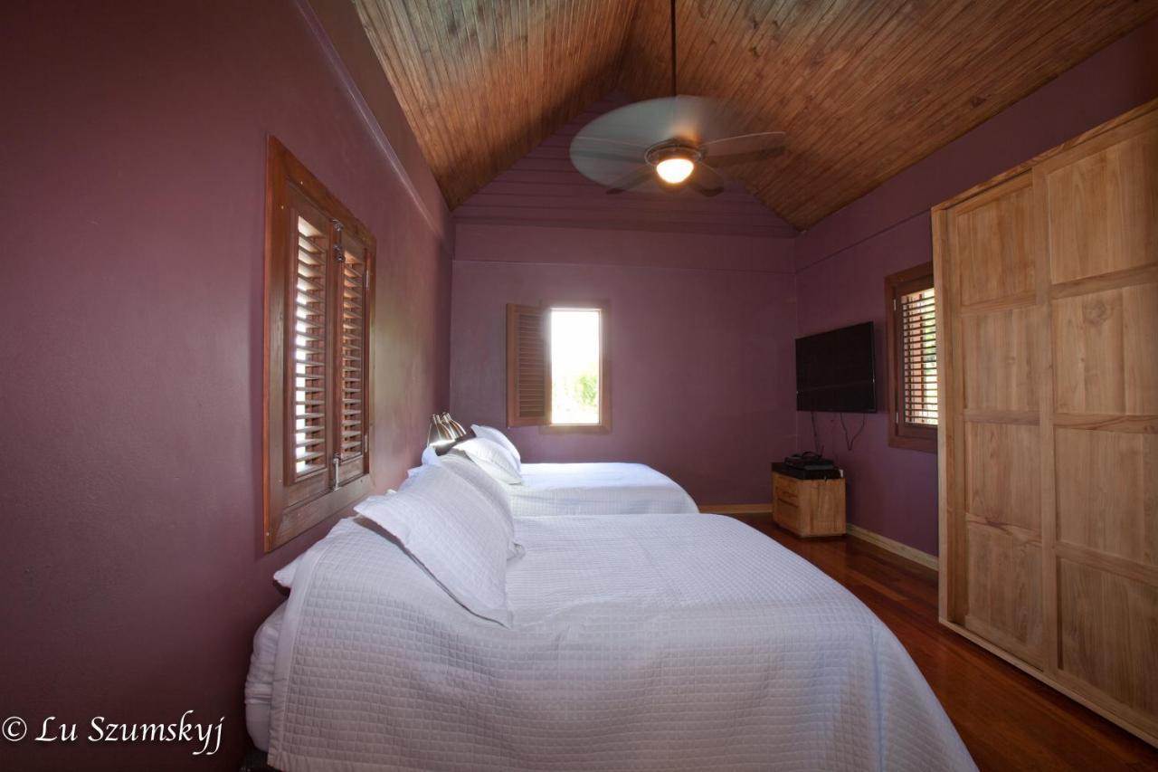 Pagua Bay House - Oceanfront Cabana'S Marigot エクステリア 写真