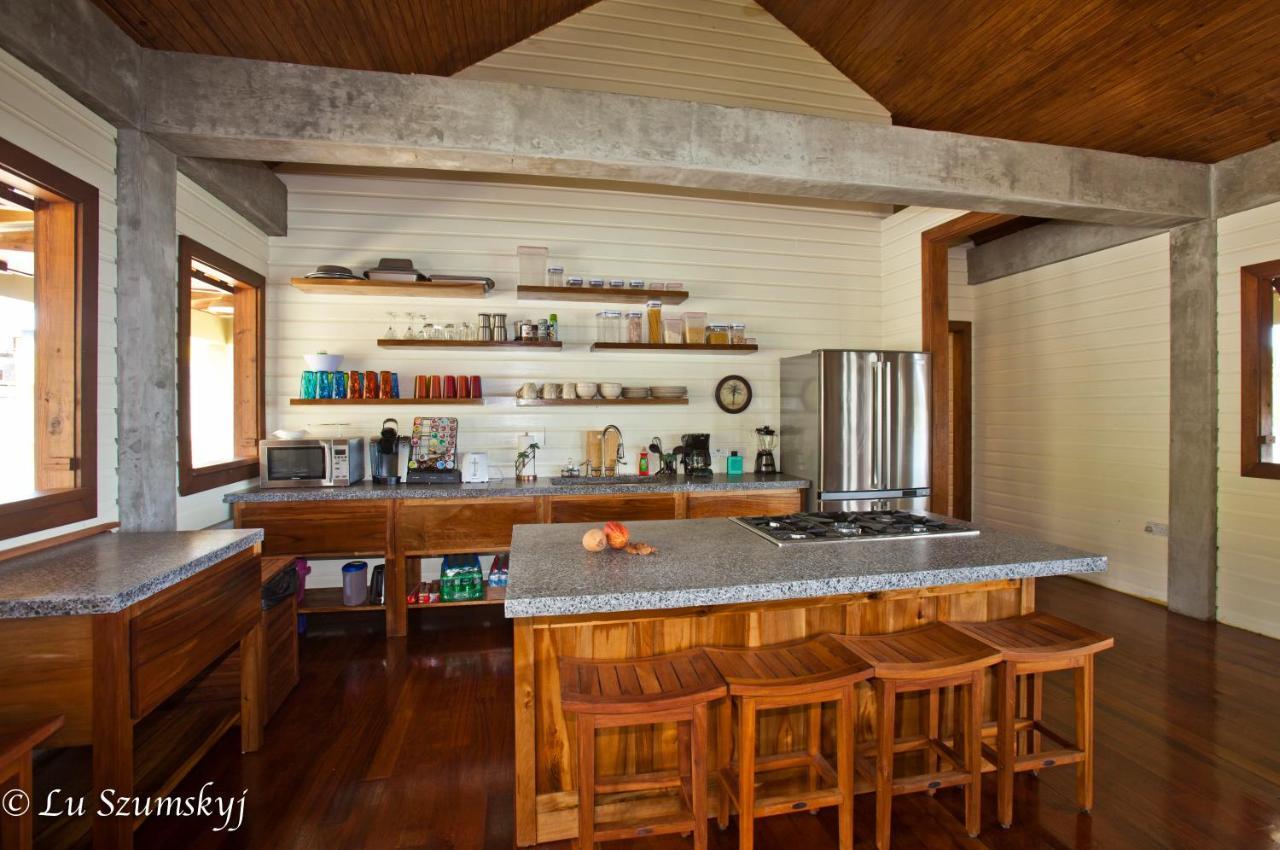Pagua Bay House - Oceanfront Cabana'S Marigot エクステリア 写真